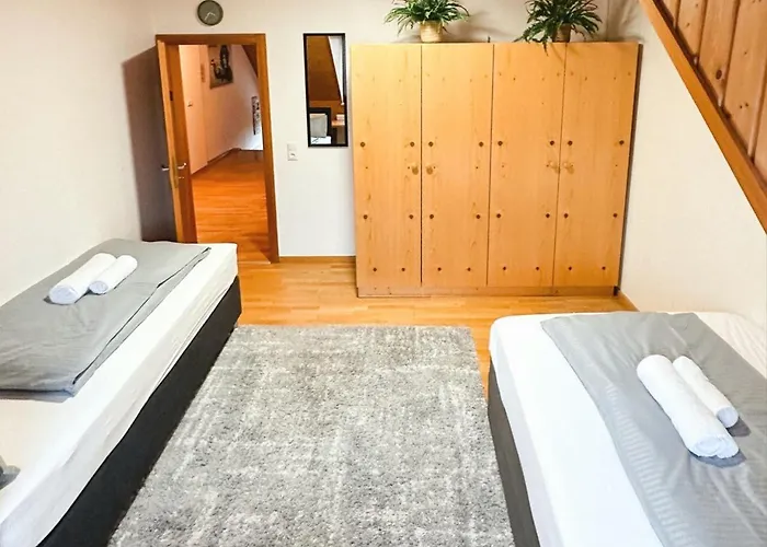 Sali Homes K39 Monte-carlo -spacious 6-bedroom With Terrace And Garden Views In Ideal For Groups באיירוט